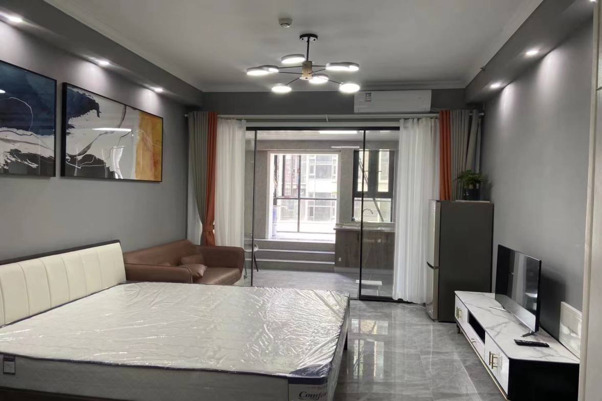 恒大绿洲  1室1厅1卫    1600.0元/月室内图1