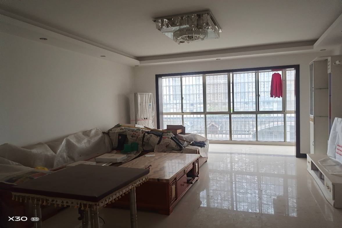 君临天厦  3室2厅2卫    2800.0元/月室内图1