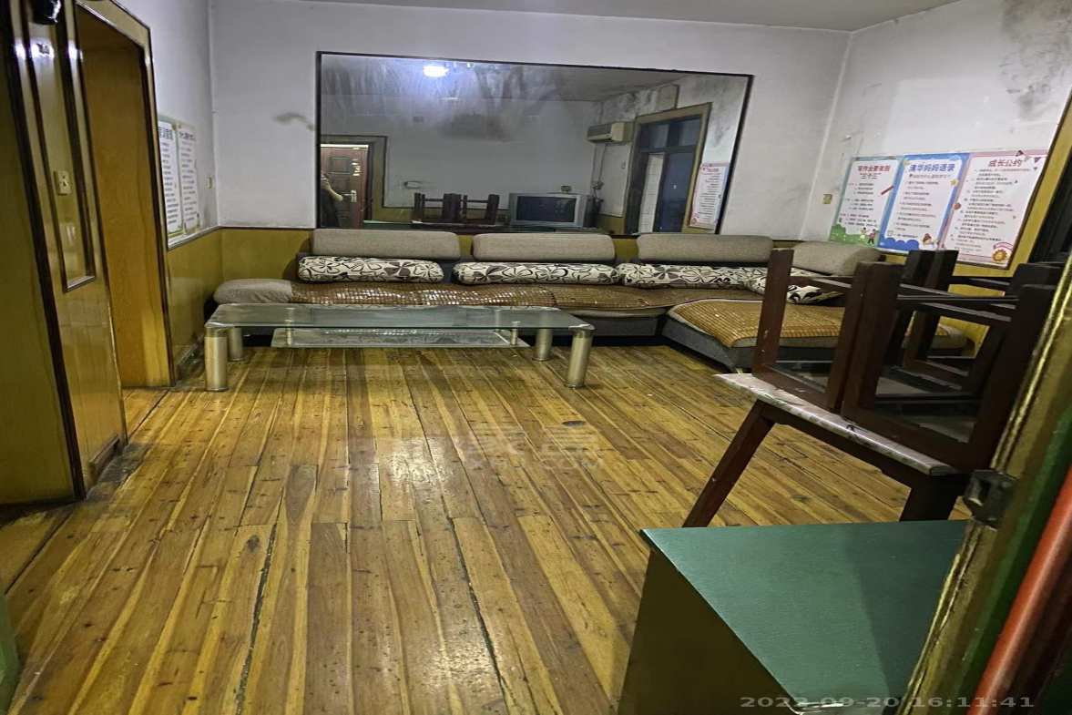 银馨家园（贺家土电厂生活区）  2室1厅1卫    1000.0元/月室内图1