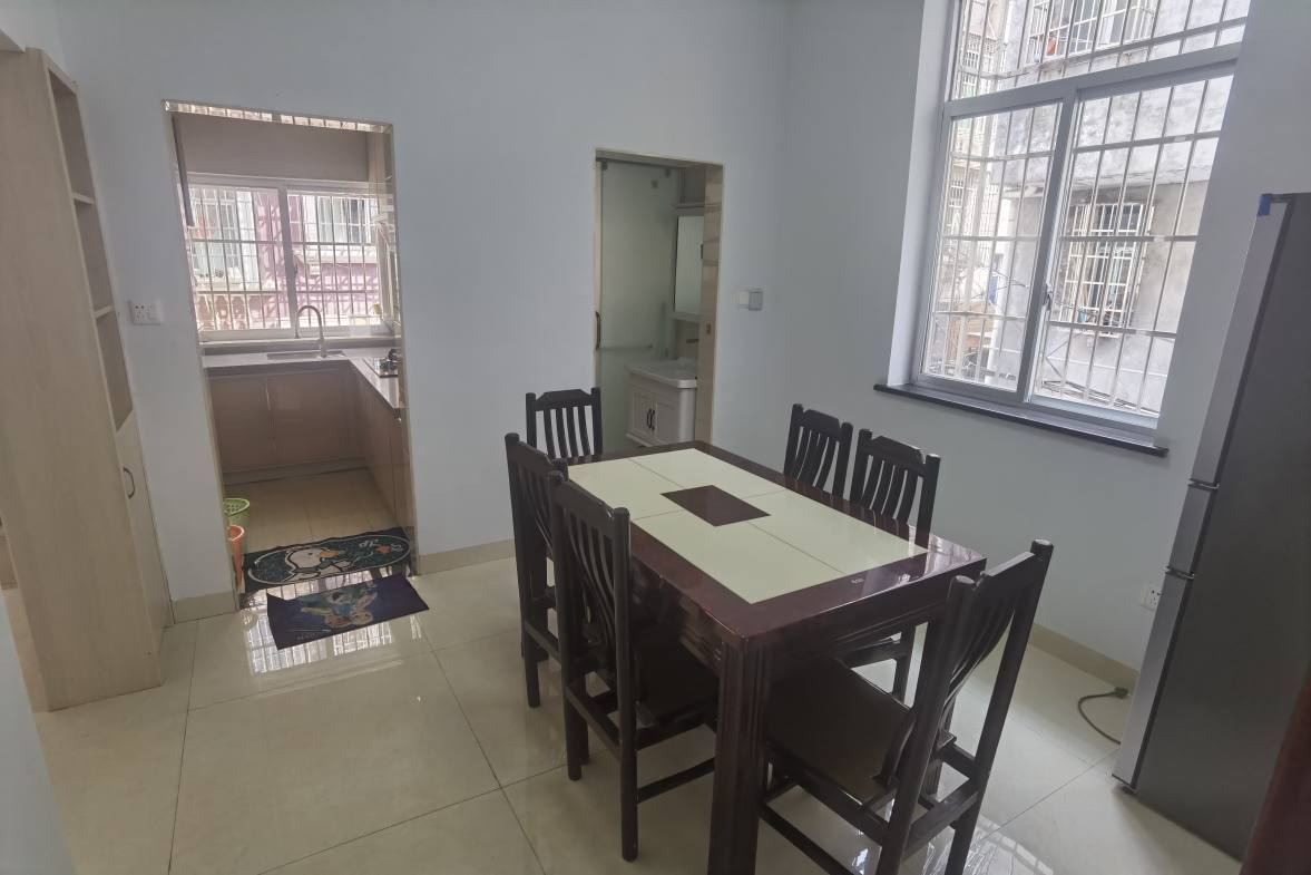 南湖新村(渔光新村)  2室2厅1卫    1400.0元/月 南湖新村(渔光新村)  2室2厅1卫    1400.0元/月室内图