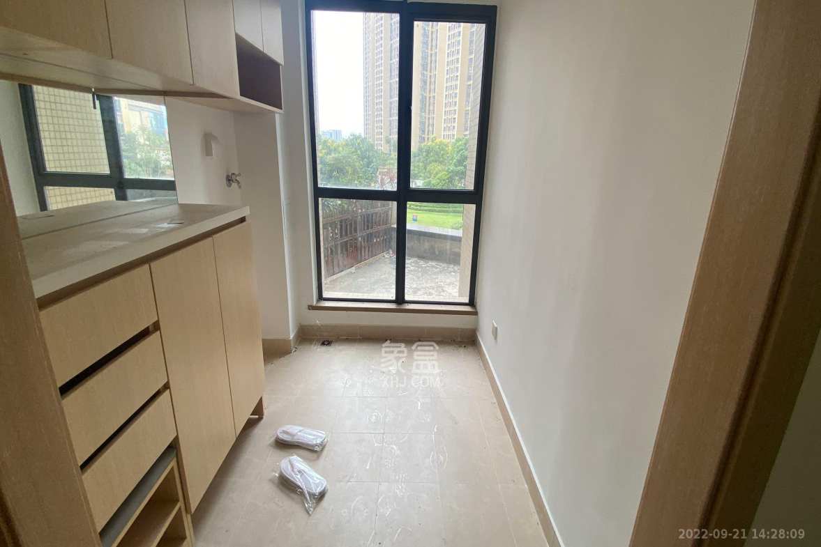 兰亭湾畔  4室2厅2卫    3000.0元/月室内图1