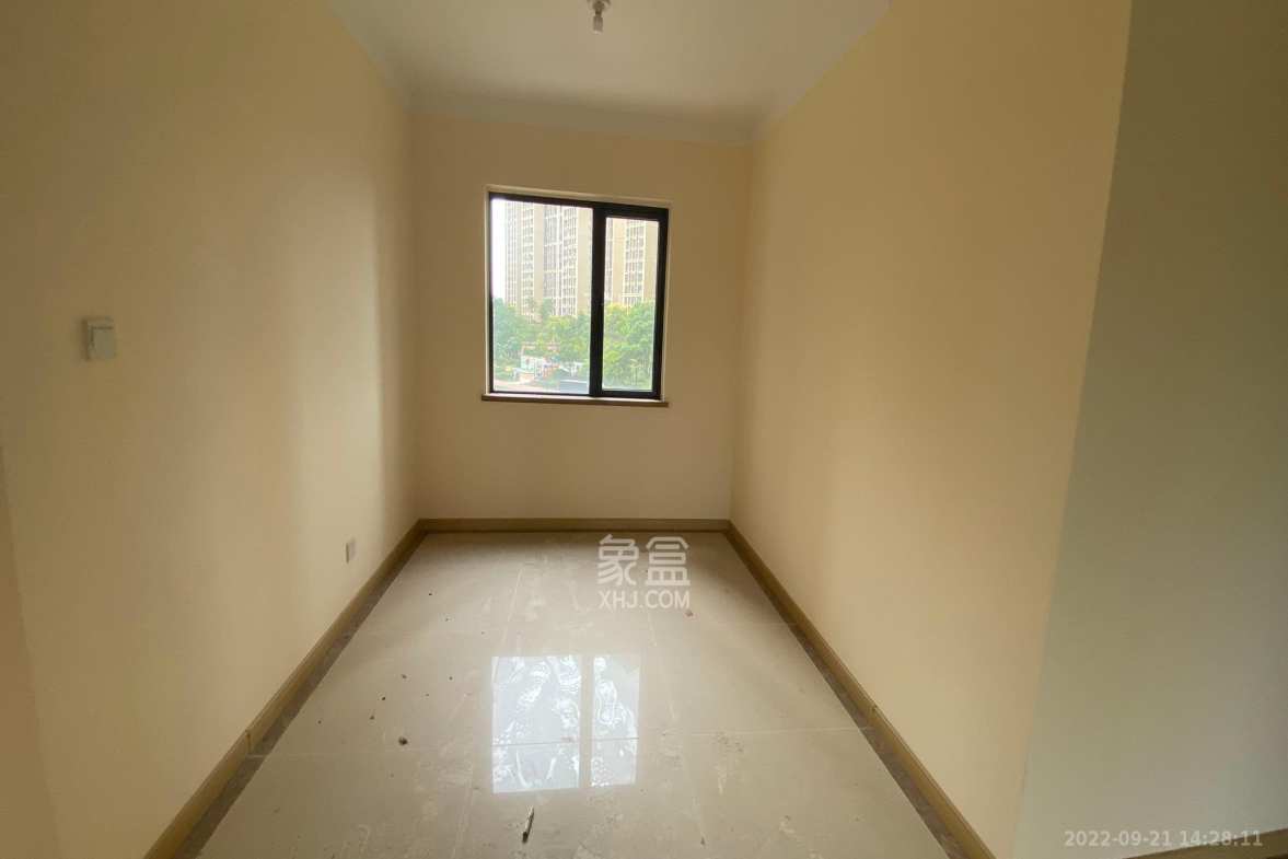 兰亭湾畔  4室2厅2卫    3000.0元/月室内图