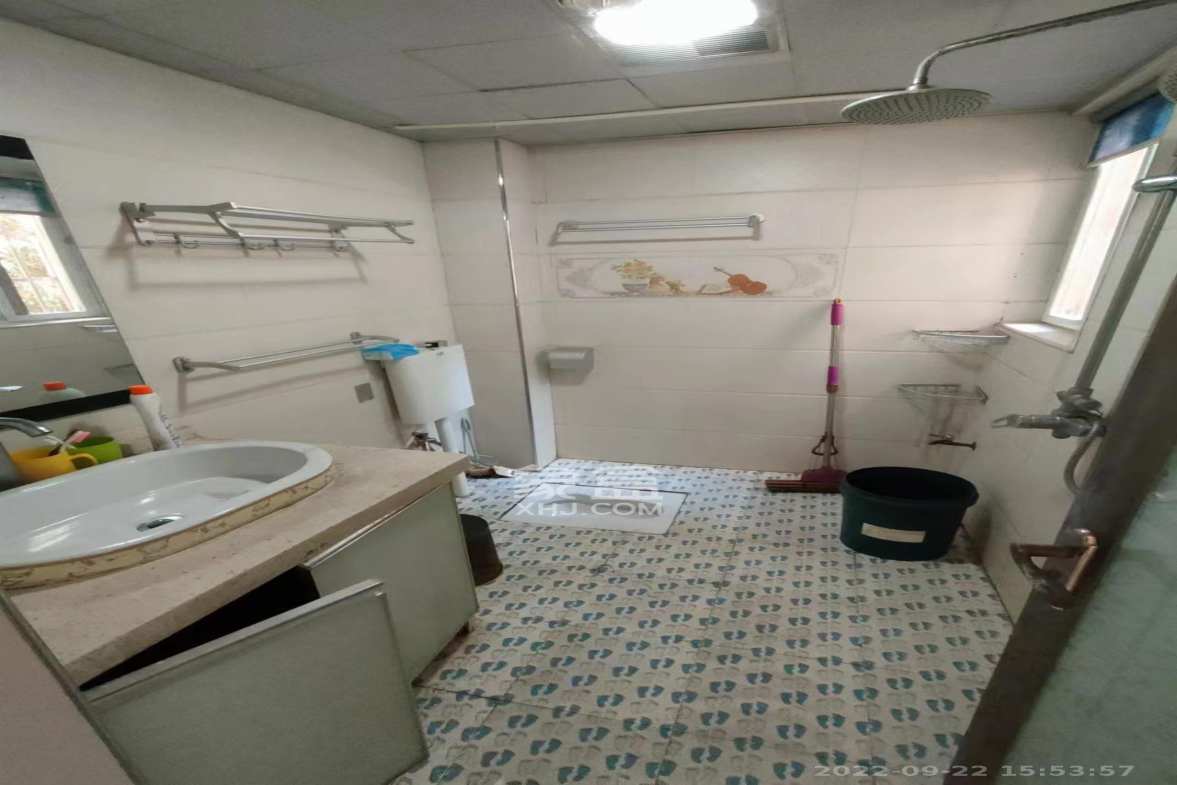 东业苹果社区  4室2厅2卫    2200.0元/月室内图