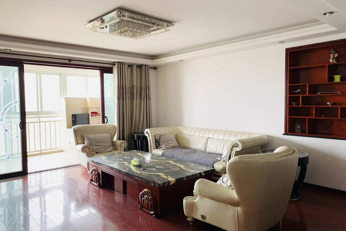 水榭花城中城  4室2厅2卫    3000.0元/月室内图