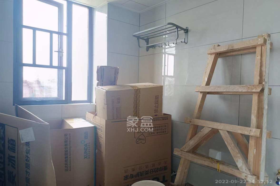 春晖花园  4室2厅2卫    2800.0元/月室内图