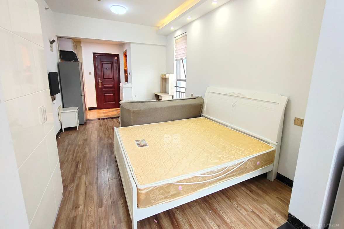 旭辉御府  1室1厅1卫    1450.0元/月 旭辉御府  1室1厅1卫    1450.0元/月户型图