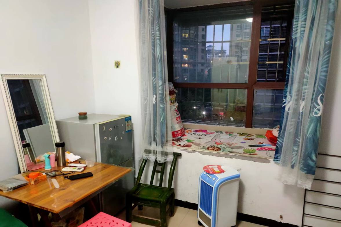 芷轩名苑 1室1厅1卫 800.0元/月 芷轩名苑 1室1厅1卫 800.0元/月室内图