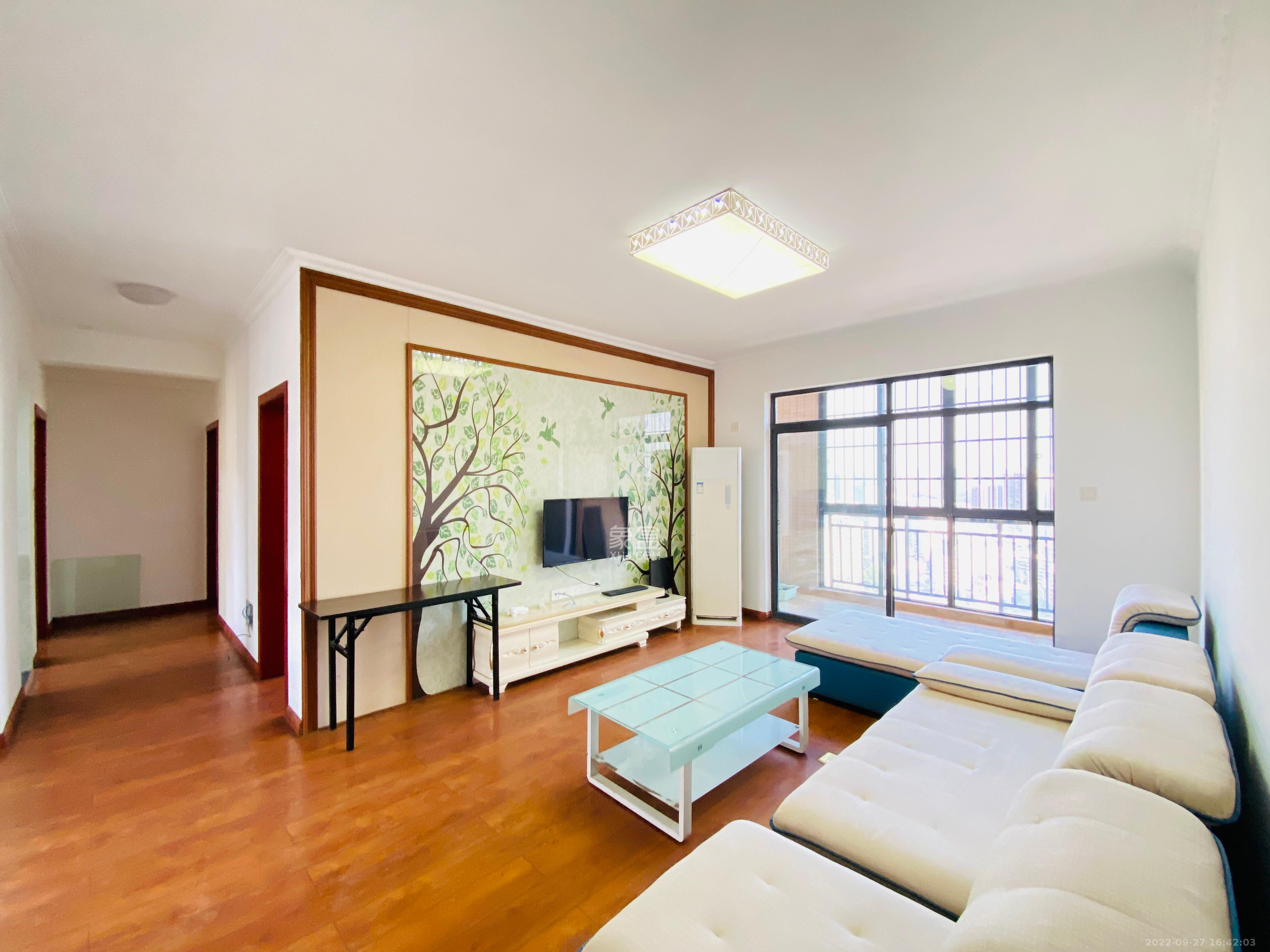 江山如画 3室2厅2卫 2600.0元/月