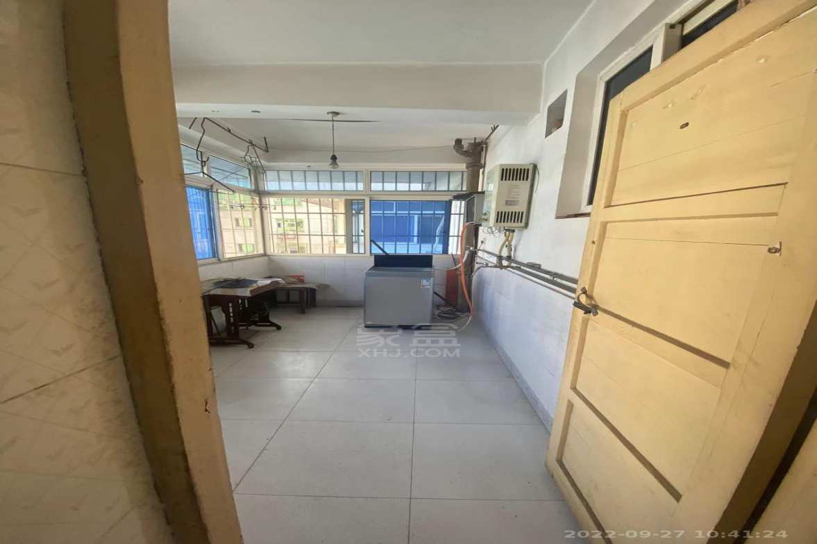 厦华小区(大坪管理设计院) 3室2厅1卫 1700.00元/月 厦华小区(大坪管理设计院) 3室2厅1卫 1700.00元/月室内图