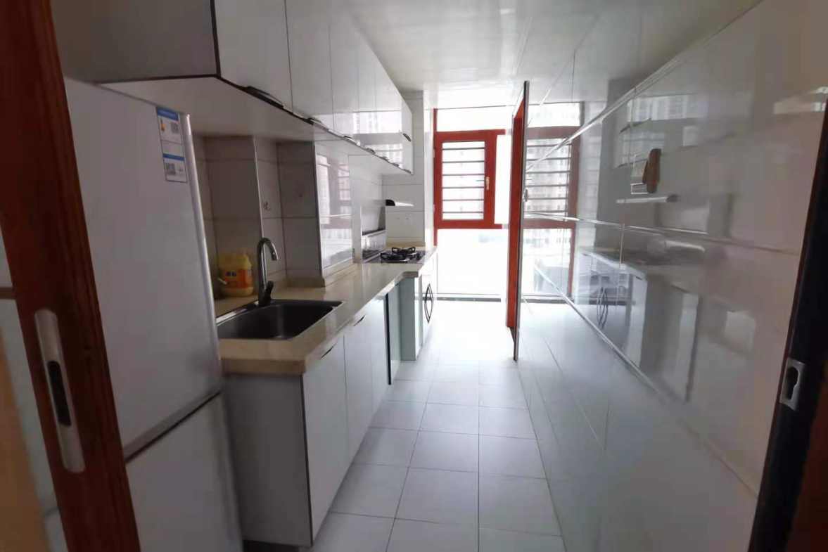 家和新领域  4室1厅2卫    1700.0元/月室内图