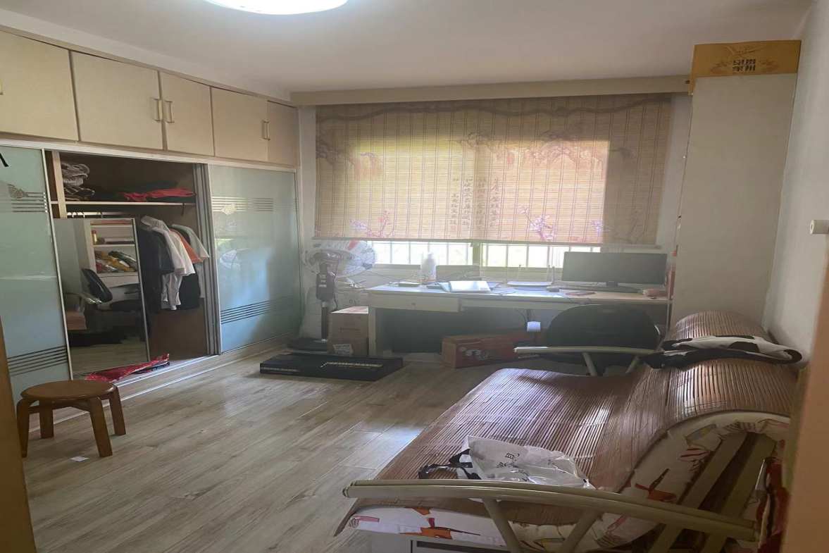 家和新领域  4室1厅2卫    1700.0元/月室内图1