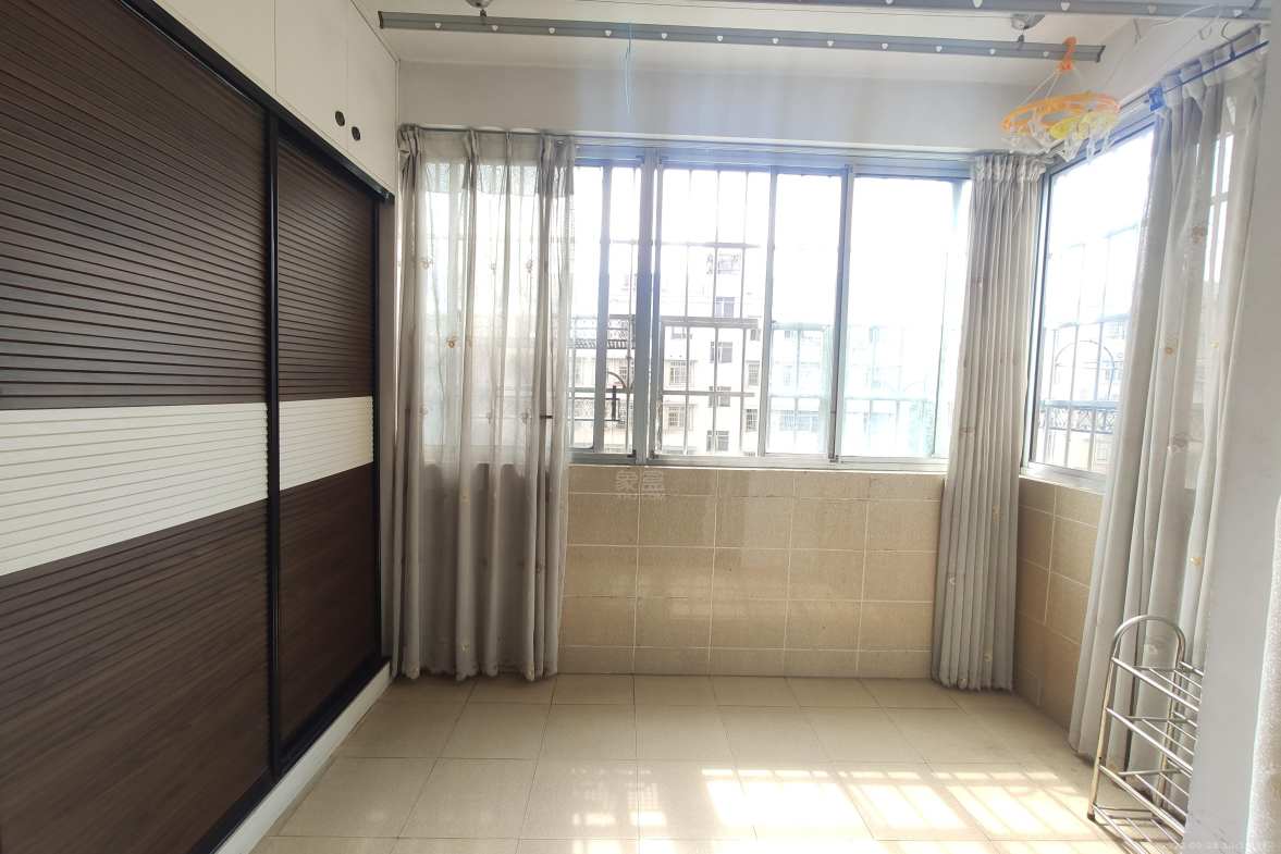 株洲富景园  3室2厅2卫    1800.0元/月室内图