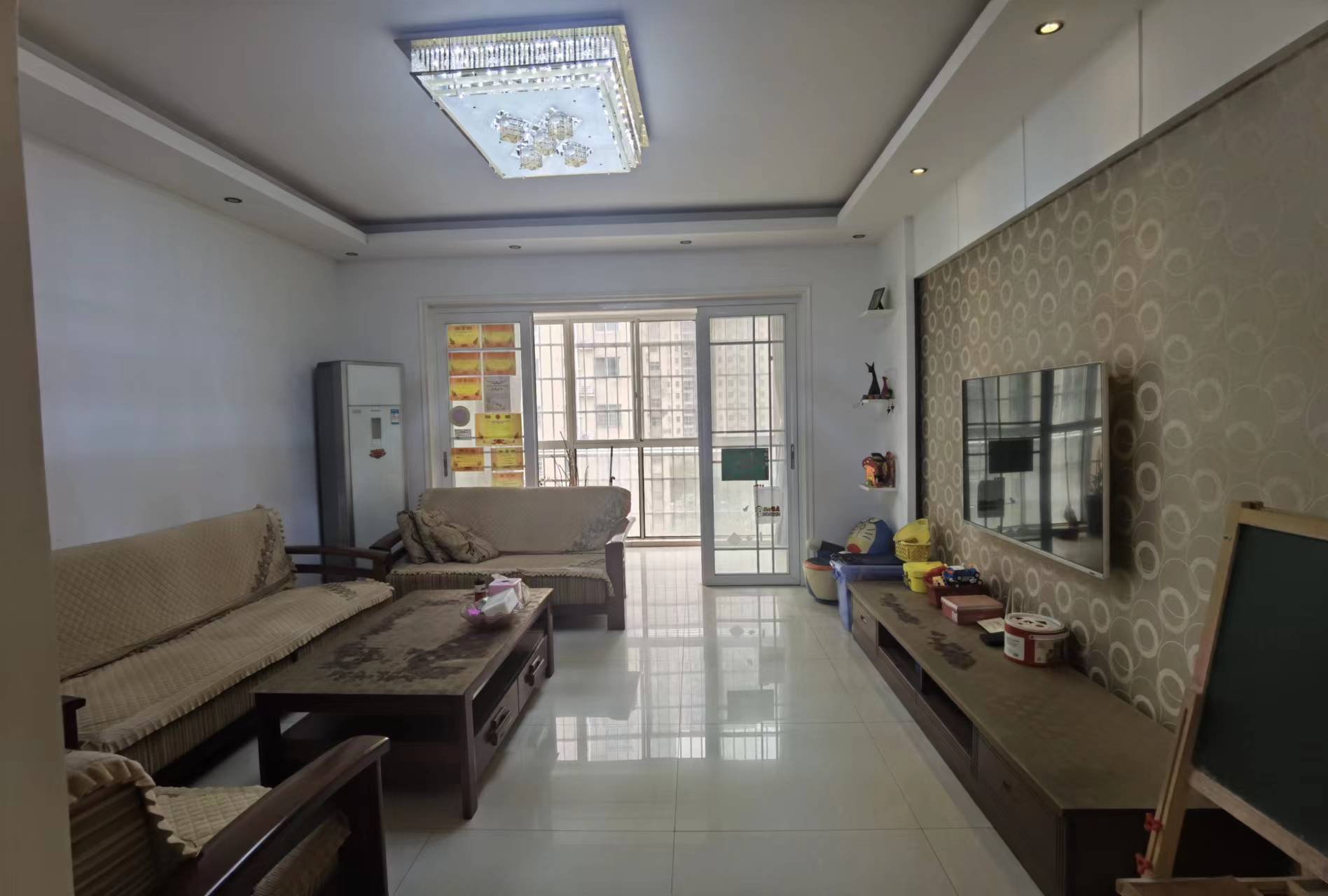 卧龙港  3室2厅2卫   76.80万