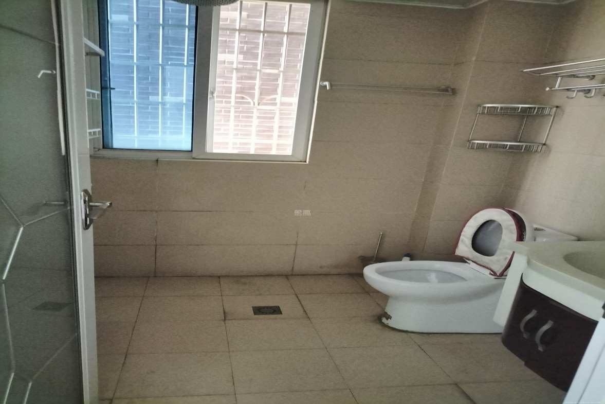 金汇园(鄱馨苑、省国税局单位房) 2室2厅1卫 2000.0元/月 金汇园(鄱馨苑、省国税局单位房) 2室2厅1卫 2000.0元/月室内图