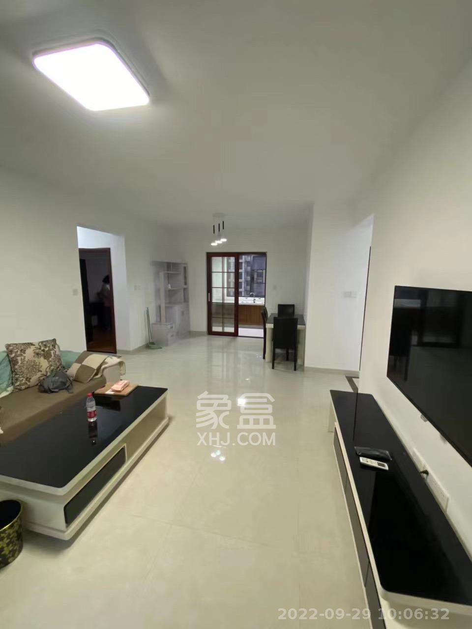 中铁西江悦一期 4室2厅2卫 3200.0元/月