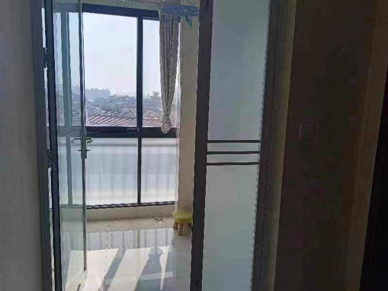 龙洲馨苑  3室2厅2卫   2300.00元/月室内图