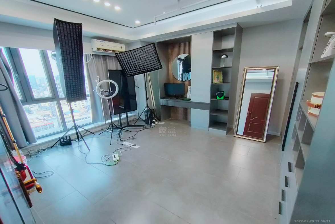 大汉希尔顿 4室1厅1卫 5800.0元/月 大汉希尔顿 4室1厅1卫 5800.0元/月室内图