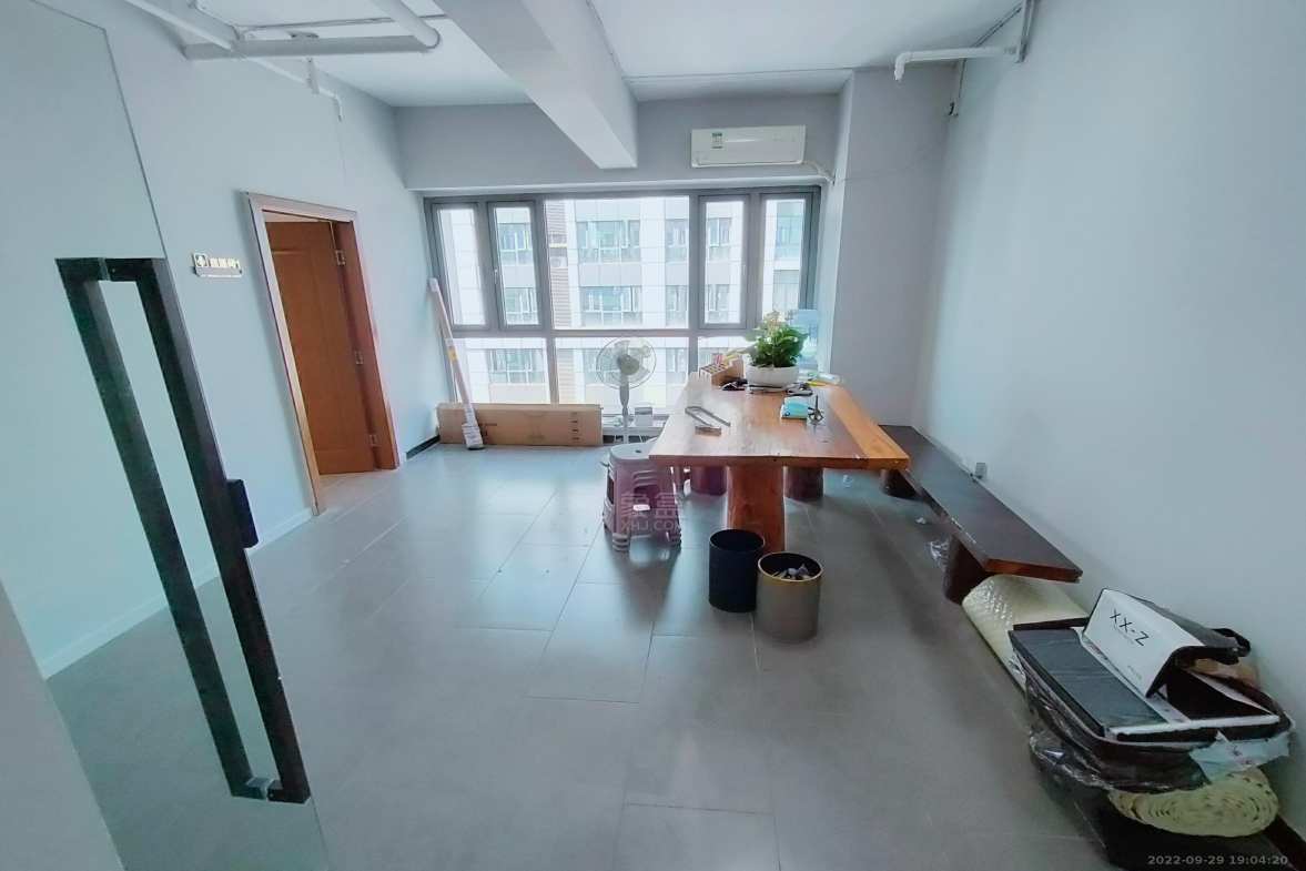 大汉希尔顿 4室1厅1卫 5800.0元/月 大汉希尔顿 4室1厅1卫 5800.0元/月室内图