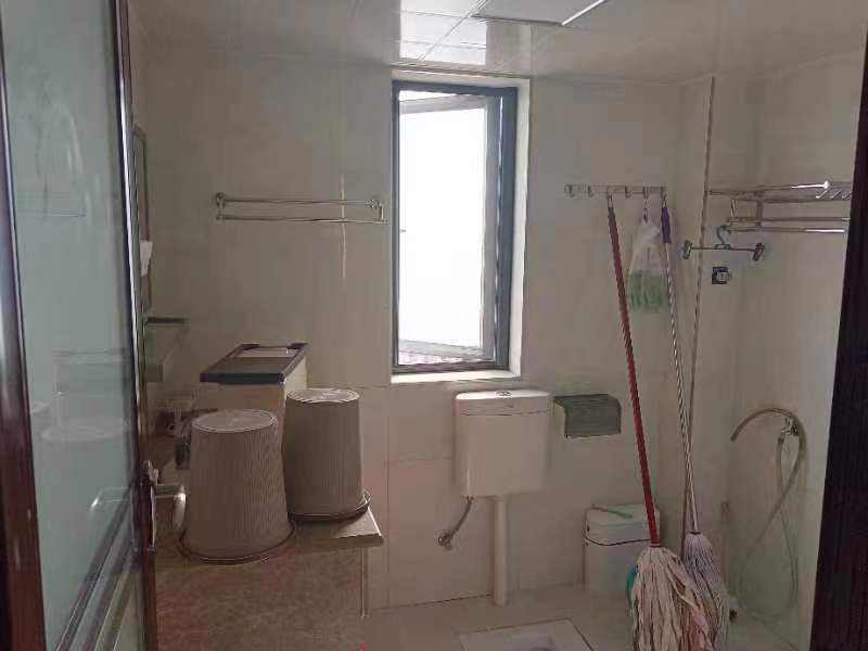 龙洲馨苑  3室2厅2卫   2300.00元/月室内图