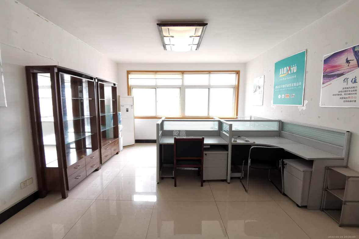 长远华樟名府 3室2厅2卫 3200.0元/月 长远华樟名府 3室2厅2卫 3200.0元/月室内图