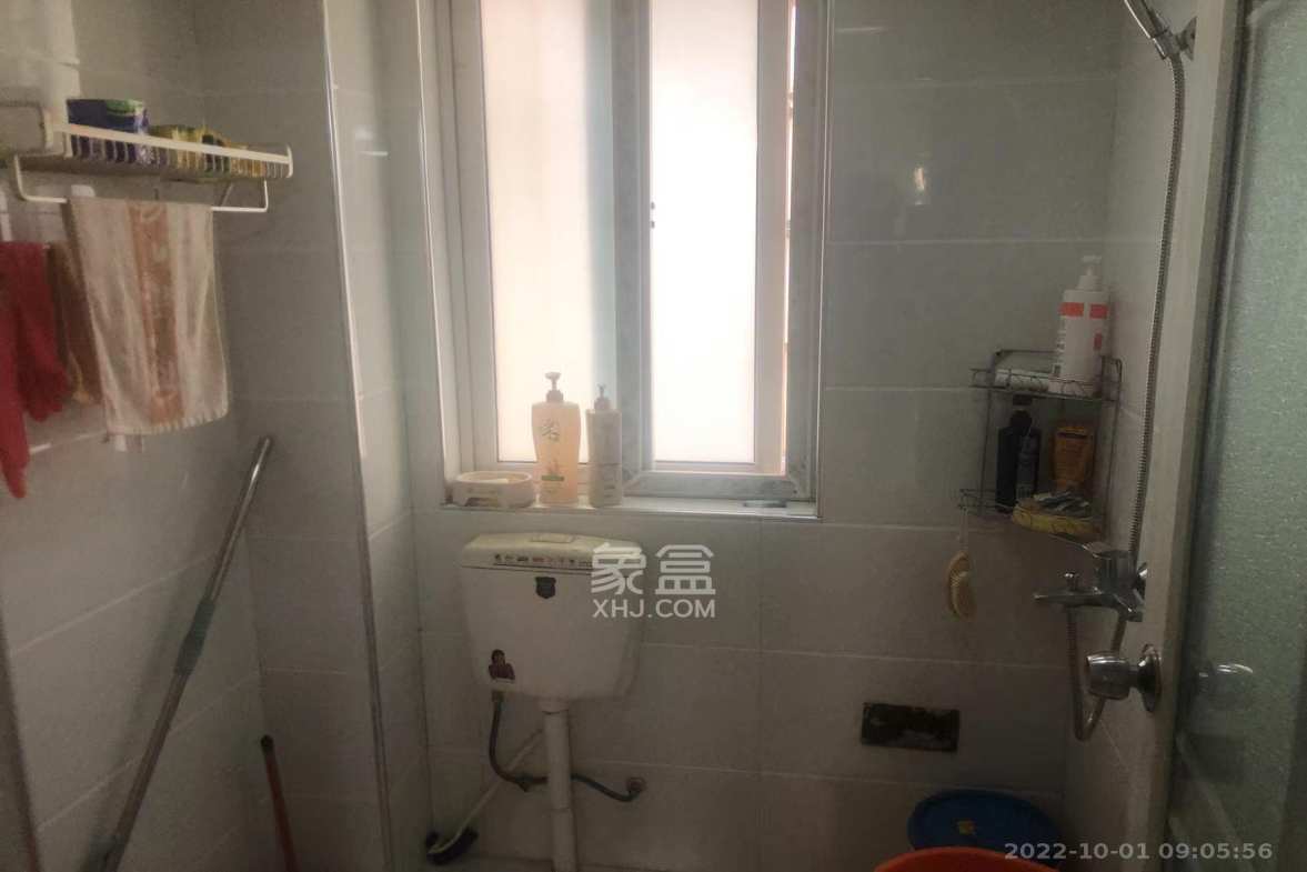 鄱阳小区  3室2厅1卫    1700.0元/月 鄱阳小区  3室2厅1卫    1700.0元/月室内图