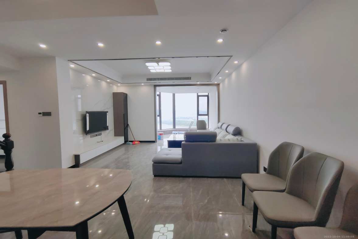金色屋顶  5室2厅2卫    8500.0元/月室内图
