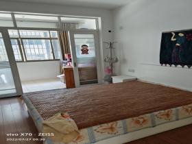 娄建生活小区  3室2厅2卫   61.00万