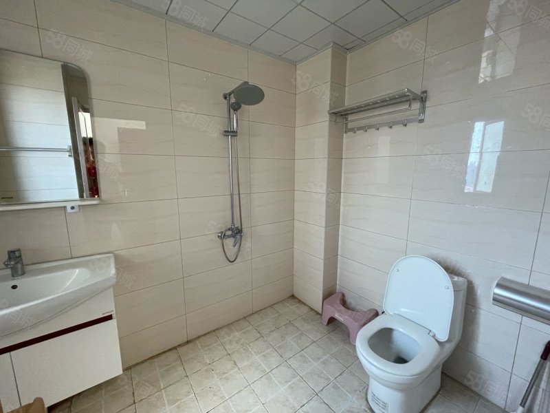 岳阳新天地  3室2厅2卫   85.00万