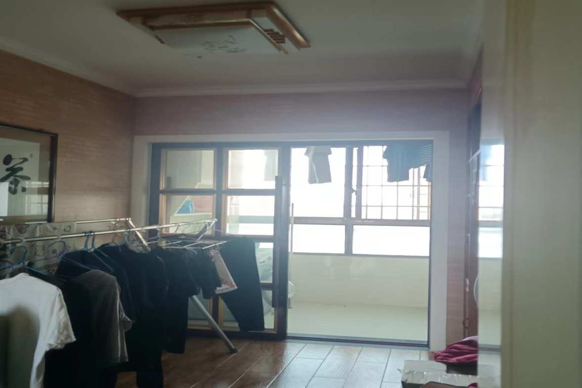 香格里拉  4室2厅2卫   75.00万室内图