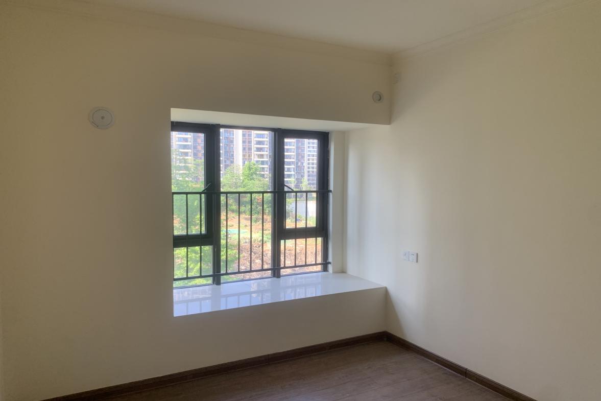 碧桂园娄星府  4室2厅1卫    110.8万卧室