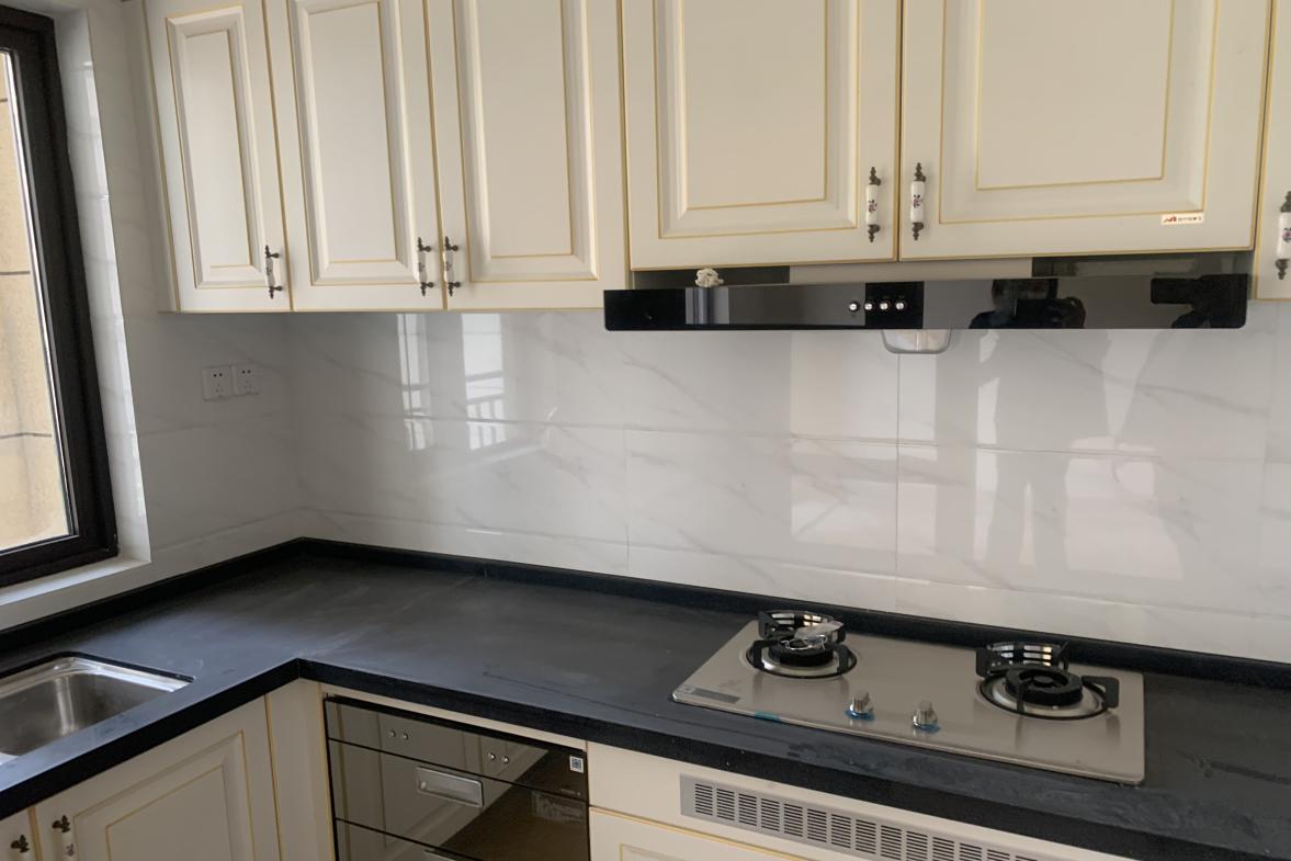 碧桂园娄星府  4室2厅1卫    110.8万厨房