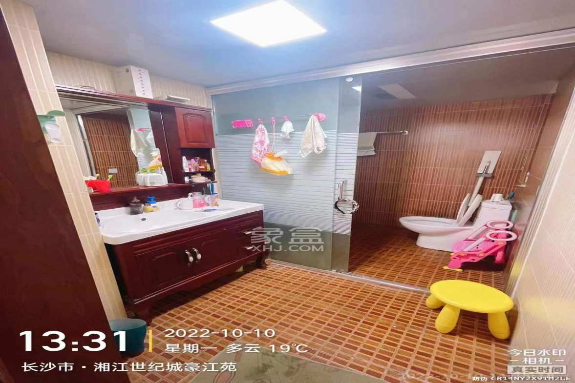 湘江世纪城豪江苑  3室2厅2卫    2400.0元/月室内图