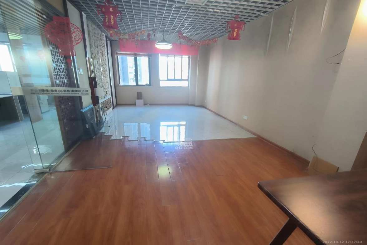 长房天翼未来城  1室1厅1卫    8000.0元/月室内图