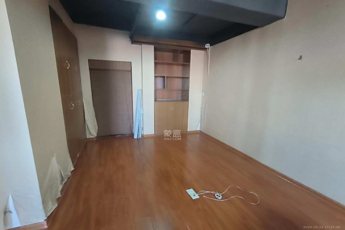 长房天翼未来城  1室1厅1卫    8000.0元/月室内图
