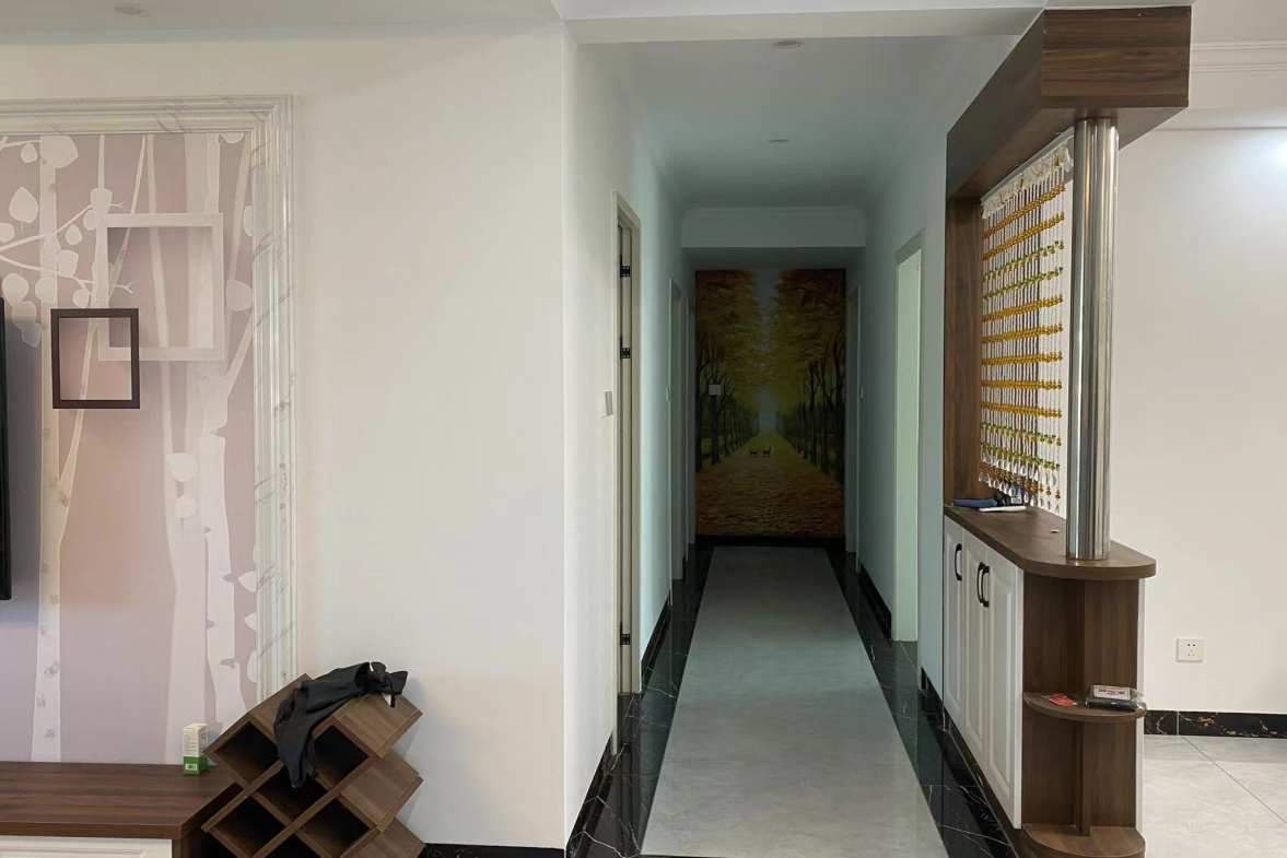 东山林语  4室2厅2卫    95.0万客厅