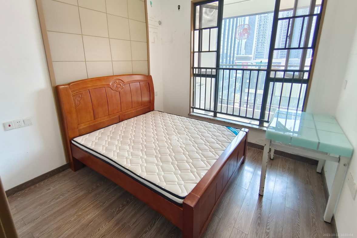 恒伟湘江时代  3室2厅1卫    3500.0元/月室内图