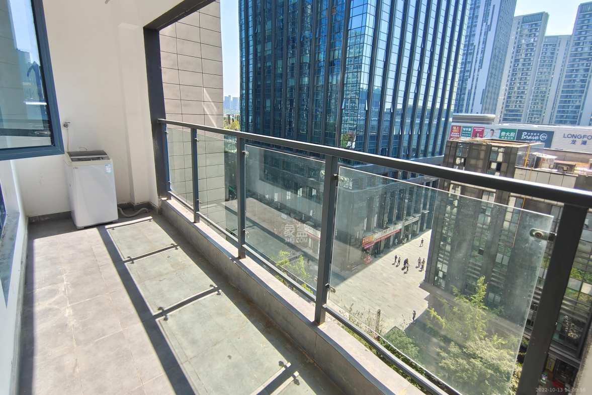 恒伟湘江时代  3室2厅1卫    3500.0元/月室内图