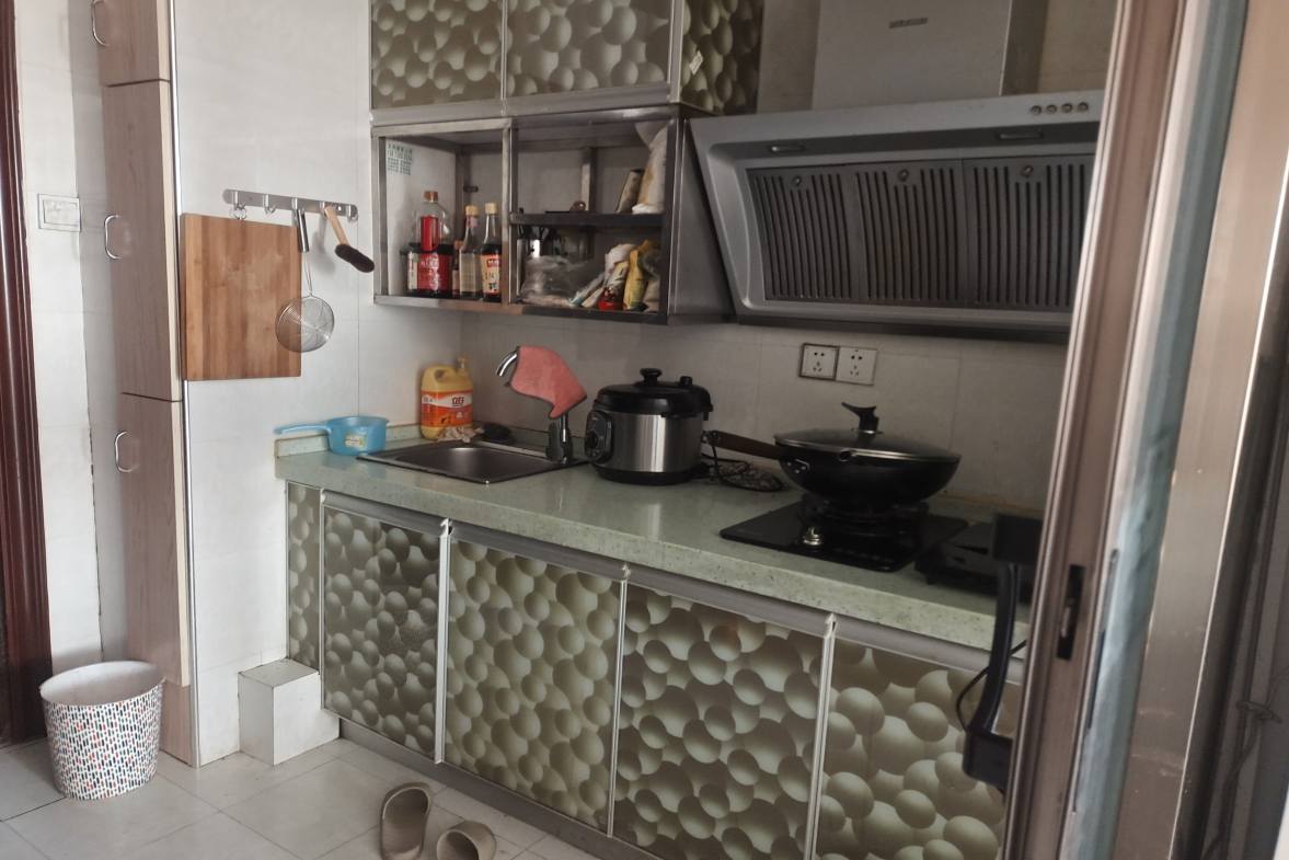 富厚名邸  1室1厅1卫    1200.0元/月室内图