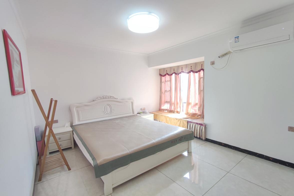 愉景湾东域  3室2厅1卫    2300.0元/月室内图