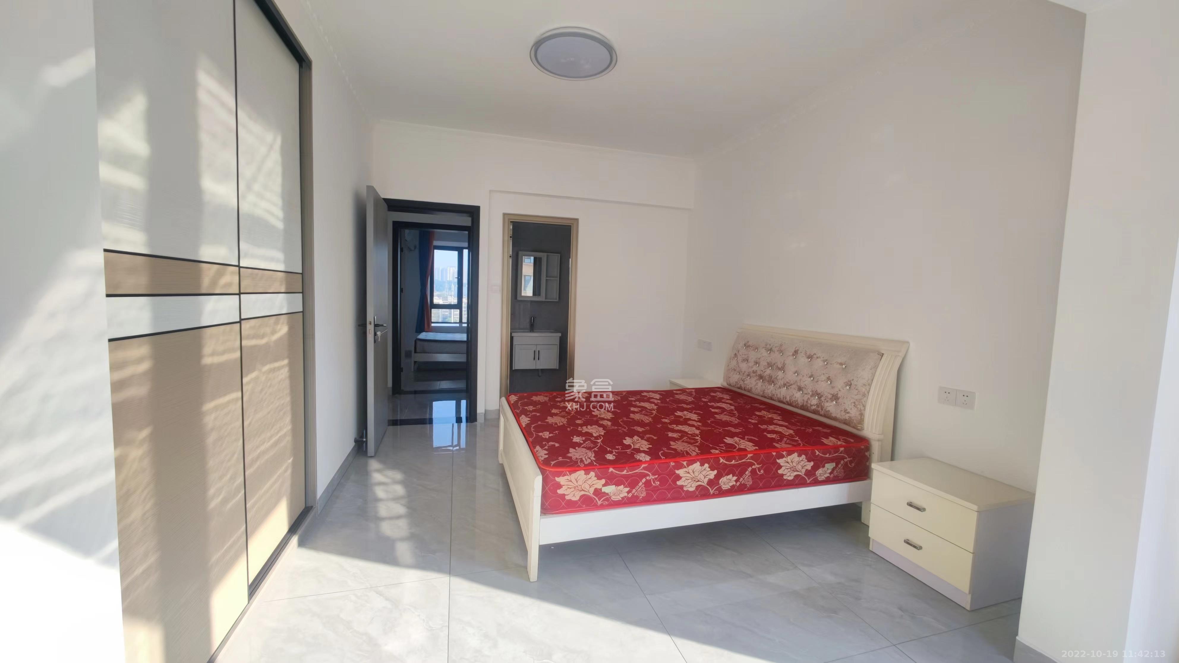 福满新城(新天安置小区) 3室2厅1卫 2600.0元/月