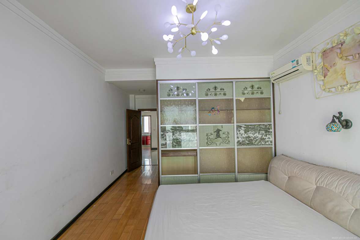 幸福洋房 3室2厅2卫 2200.0元/月 幸福洋房 3室2厅2卫 2200.0元/月室内图