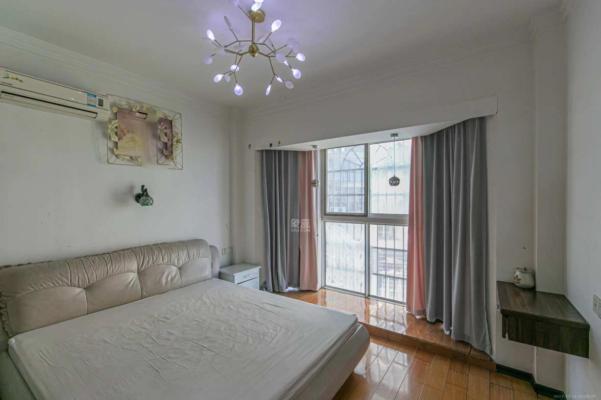 幸福洋房 3室2厅2卫 2200.0元/月 幸福洋房 3室2厅2卫 2200.0元/月室内图