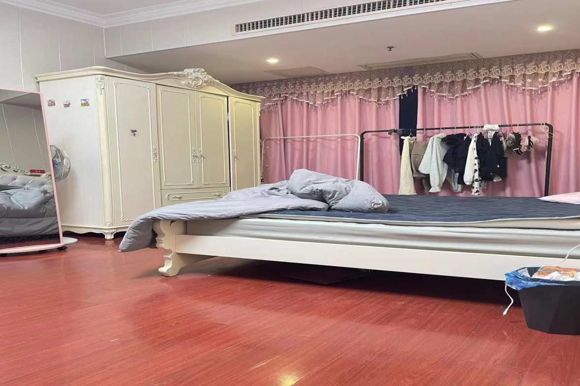 西湖公寓  1室1厅1卫    1300.0元/月室内图