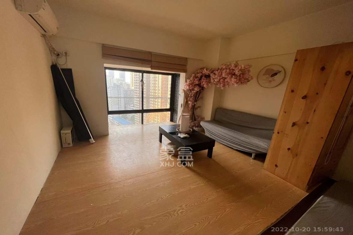 七彩丽都  1室1厅1卫    2400.0元/月室内图