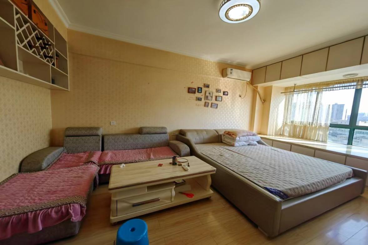 云顶上品  1室1厅1卫   1200.00元/月室内图