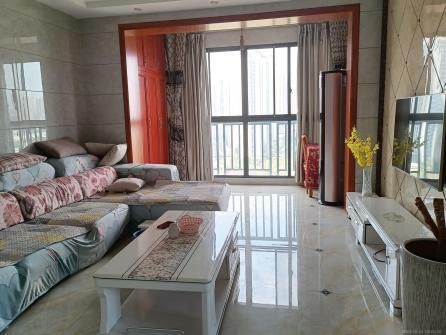 泰山公馆  3室2厅2卫    2400.0元/月