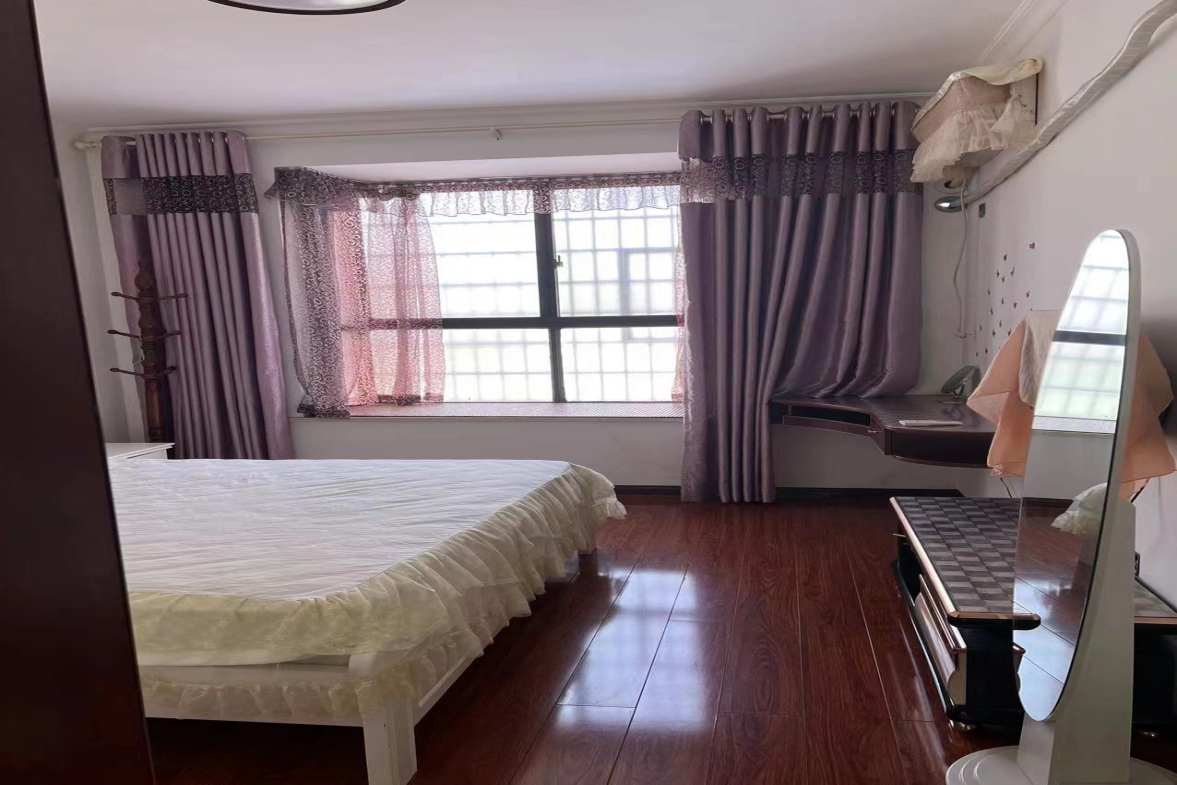 大通和苑  3室2厅2卫    1600.0元/月室内图1