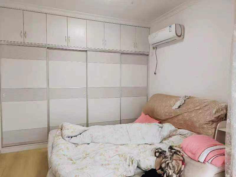 会龙山溪谷（住宅）  3室2厅1卫   60.00万客厅
