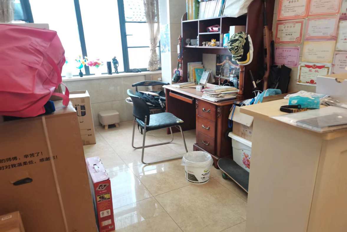 雄森国际  4室2厅2卫   2300.00元/月室内图