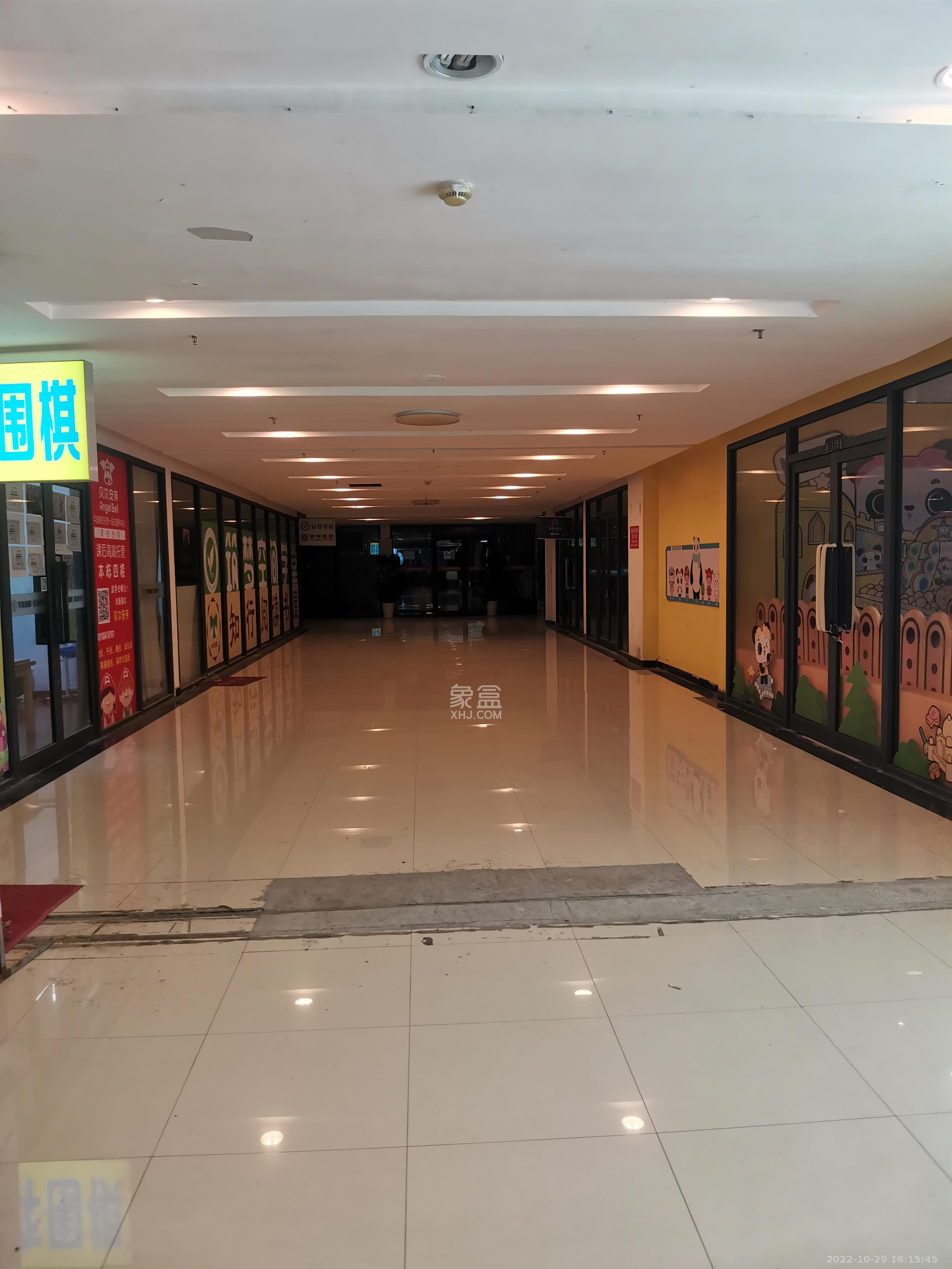 世茂铂翠湾一期   82.0㎡      6800.0元/月室内图